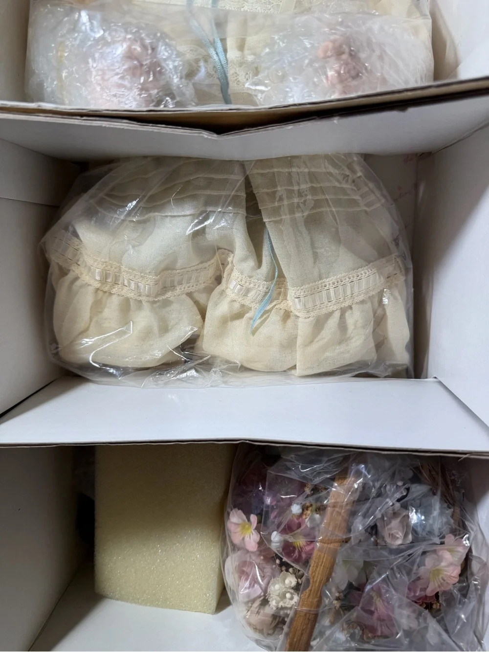 MINT VICTORIAN CHILDREN HAND CRAFTED 'GOLDIE'1989 DOLL BY JAN HAGARA 21